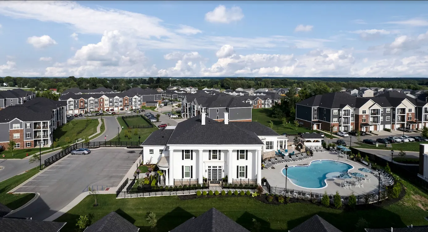 Full view on Greyson on 27 Apartments