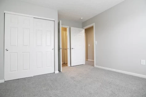 Empty bedroom floor plan of The Landings at Beckett Ridge Apartments