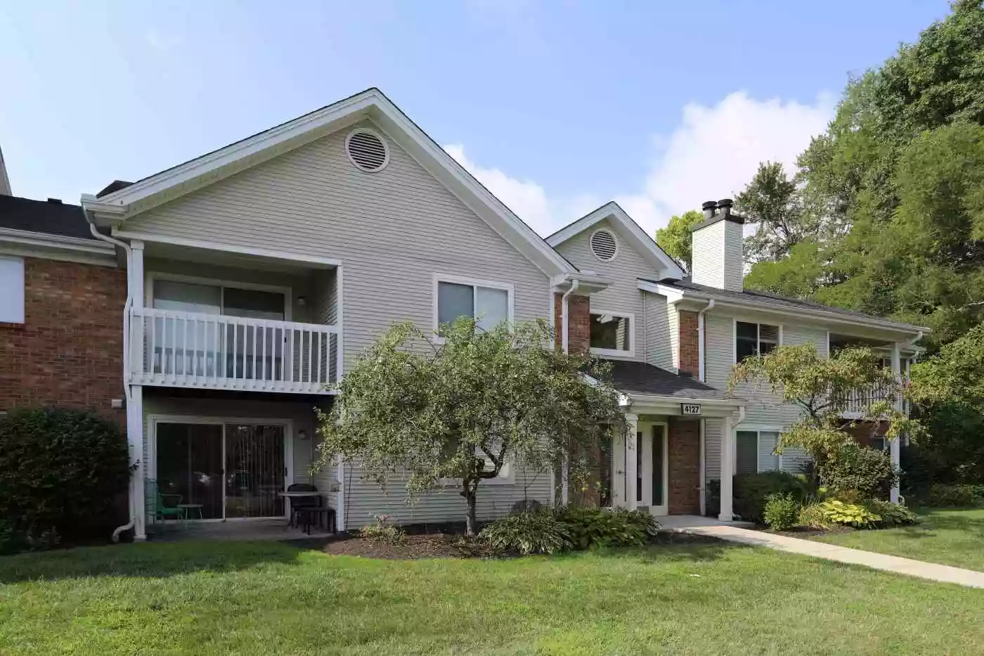 Exterior of Fox Chase North homes from the main entryway.