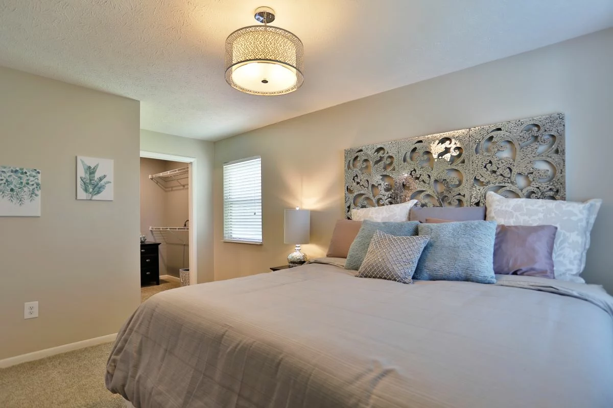 Island Club bedroom large bed, closet space