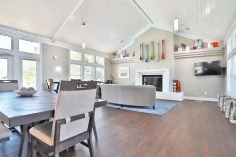 clubhouse Island Club Apartments