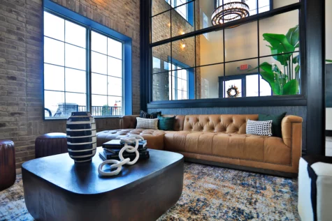 Graphite Oakley in Cincinnati, OH Clubhouse with leather couch and table