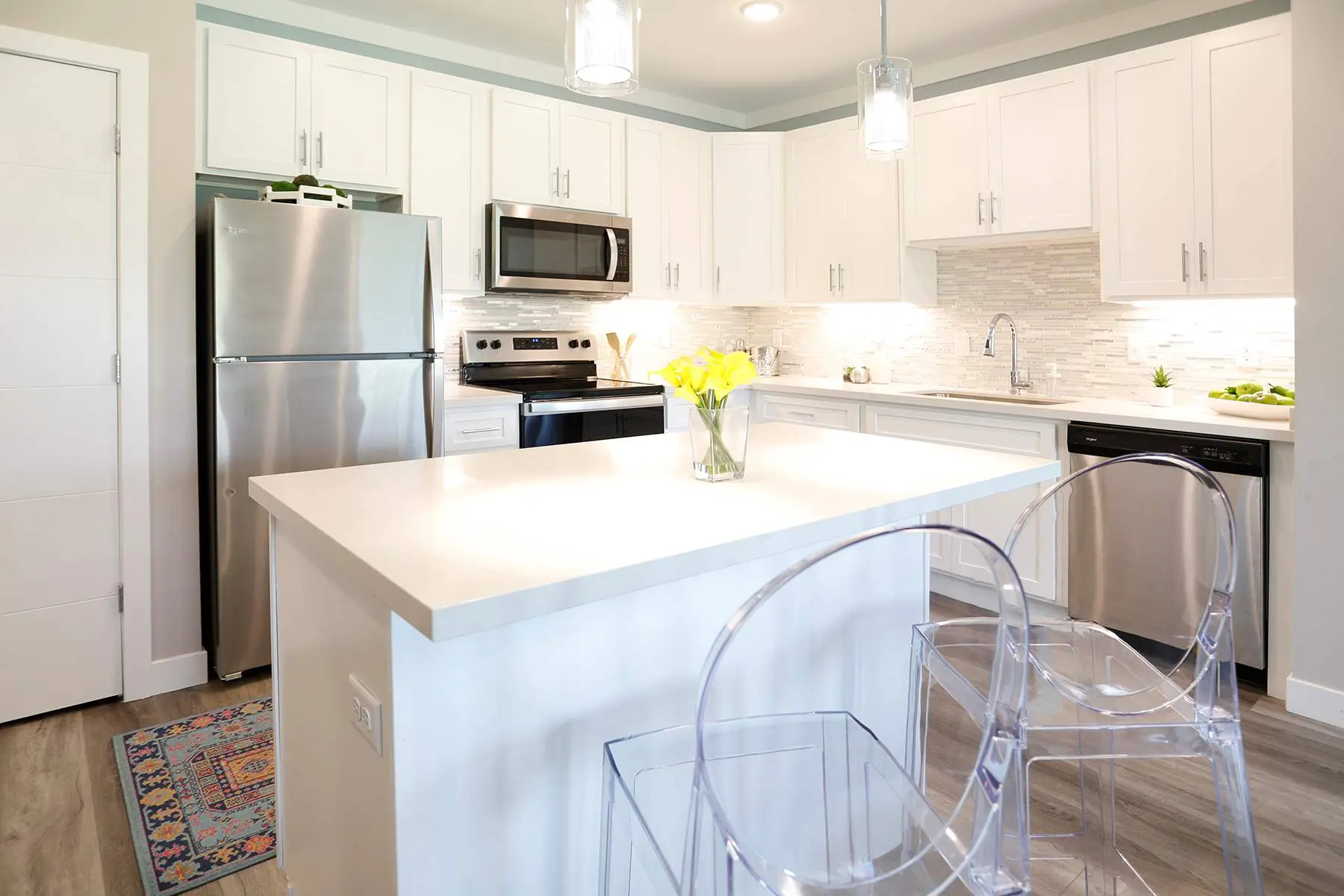 Mini seated area in kitchen at Greyson on 27