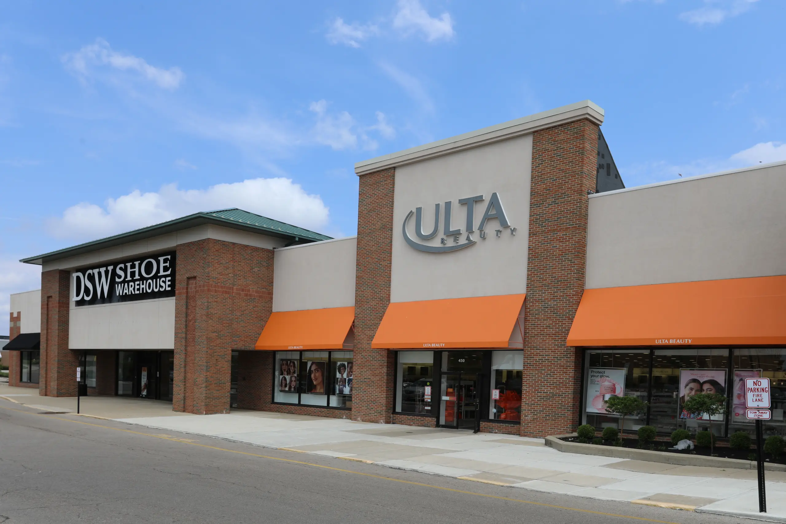 Shopping area Near Mallard Landing In Beavercreek, OH