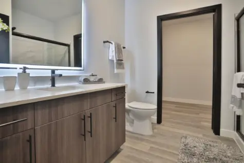VANbathrrom1 master bathroom of Vantage at Anderson Towne Center