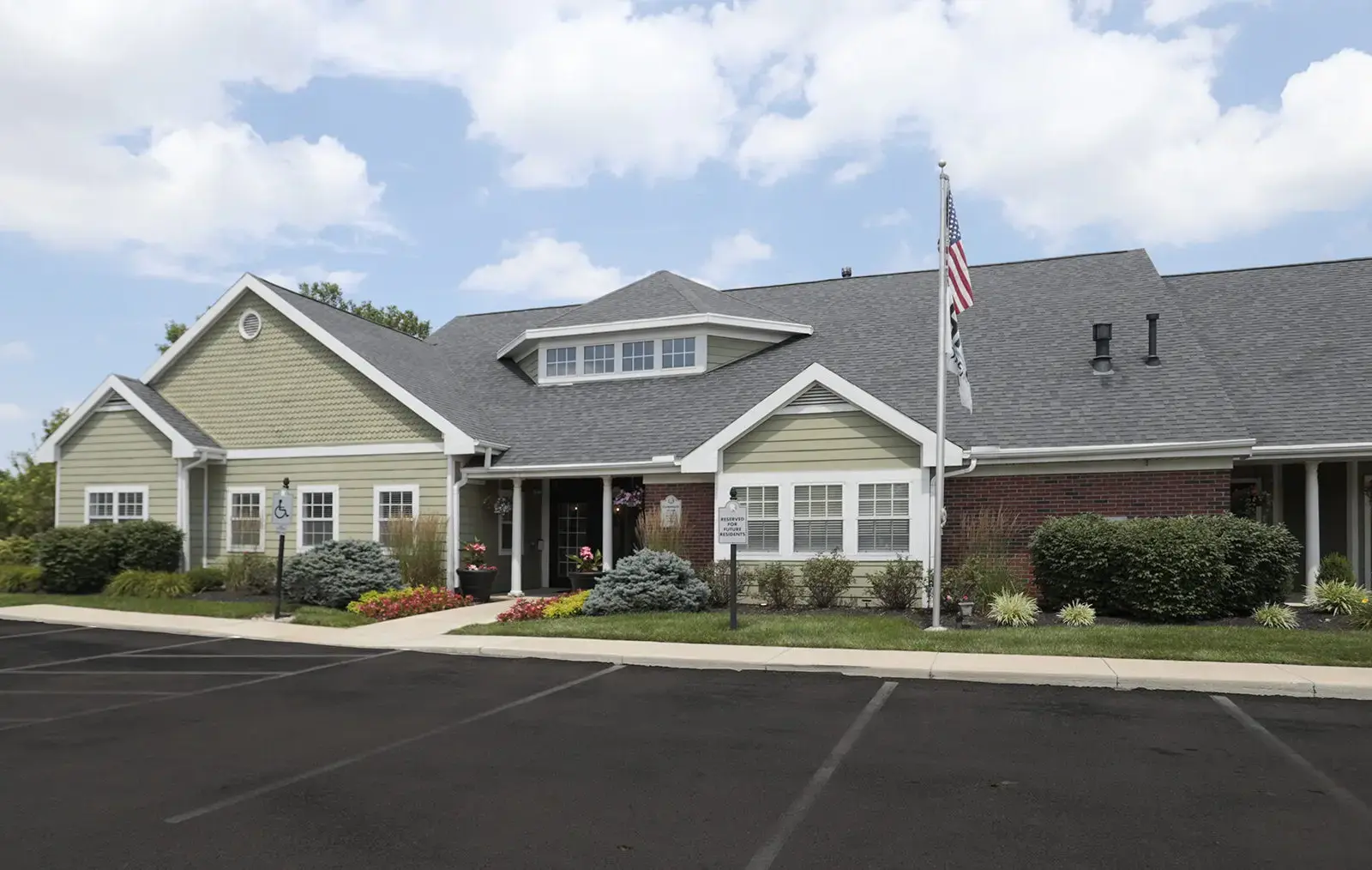 Reserve at Miller Farm Clubhouse exterior.