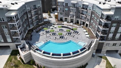 Vantage at Anderson Towne Center Sparkling Swimming Pool