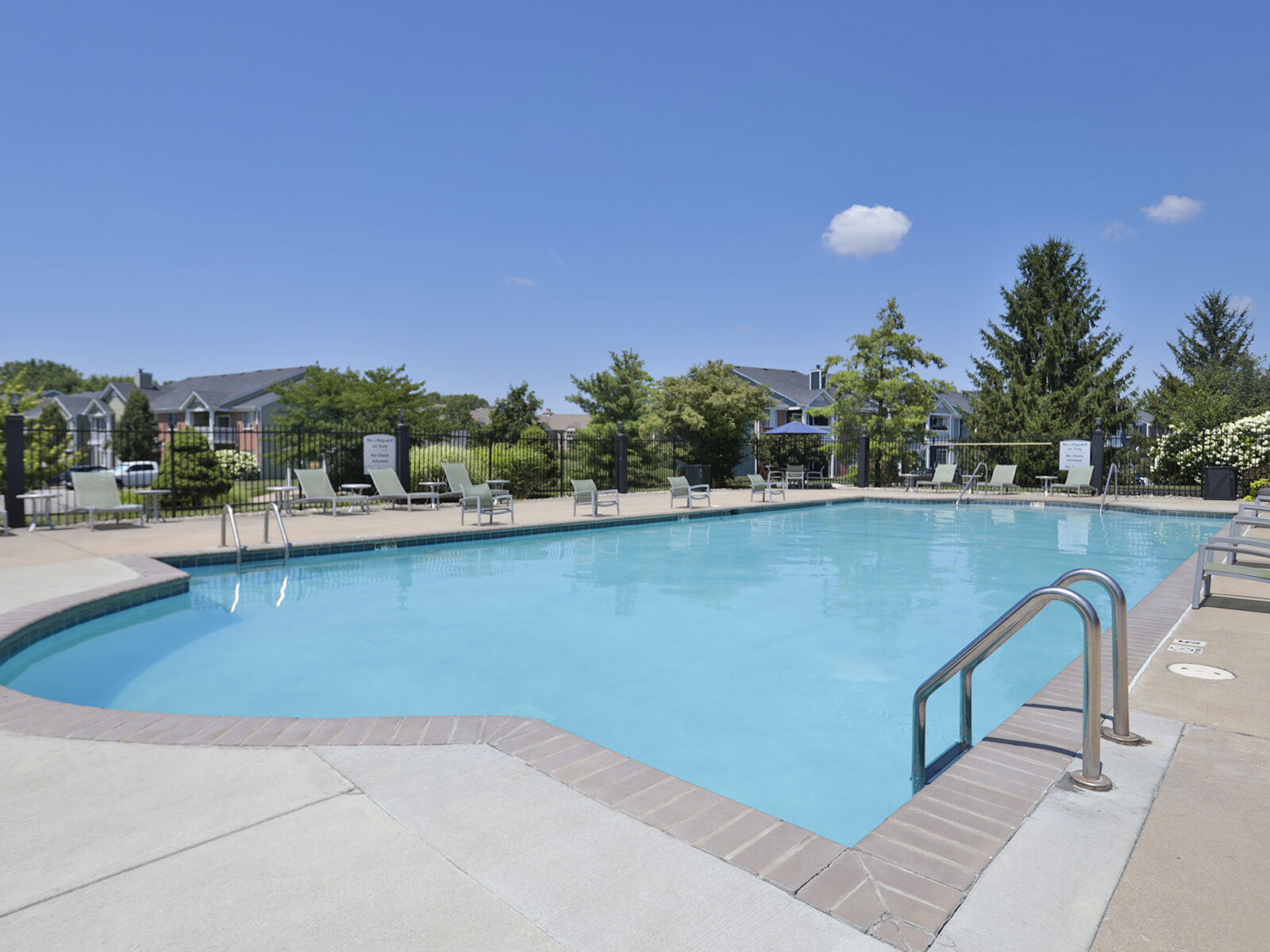 Emerald Lakes Swimming Pool