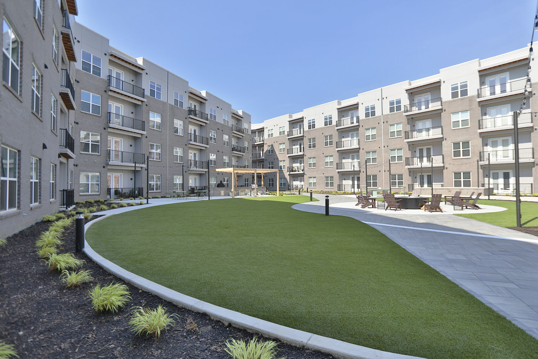 Vantage at Anderson Towne Center Courtyard with Fire Pit and Green Space