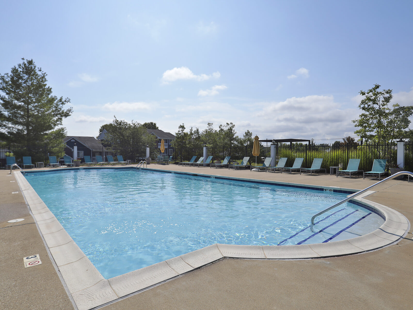 Shadow Ridge swimming pool