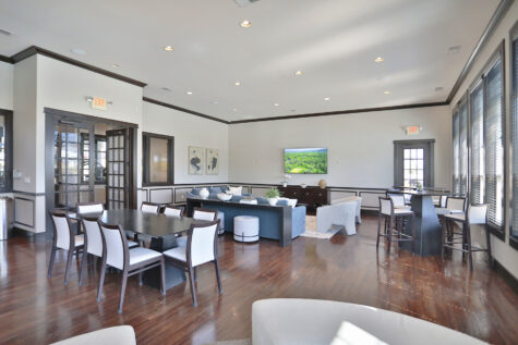 Palmera Apartments in Mason, Ohio - rentable Residential Multipurpose room with seating area and Kitchen