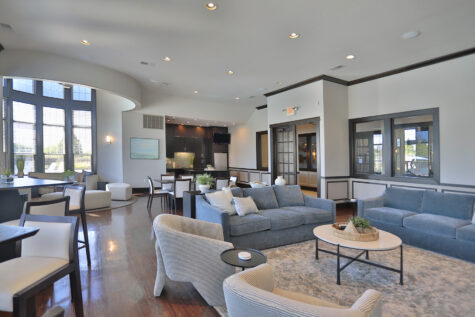 Palmera Apartments in Mason, Ohio - rentable Residential Multipurpose room with seating area and Kitchen